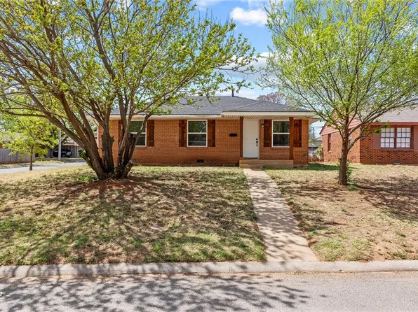 700 Santa Fe Dr, Clinton, OK 73601