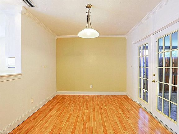 4th image of 1412 Park Shore Cir APT 3