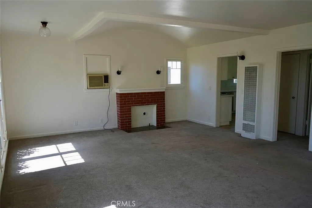 1 bed, 715 sqft, $2,600 — Photo 3
