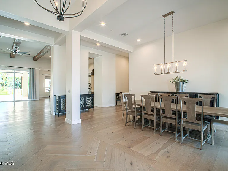12424 E Victoria St — Photo 14