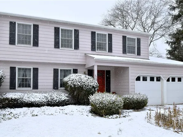 5864 Sunset Dr, Hudson, OH 44236