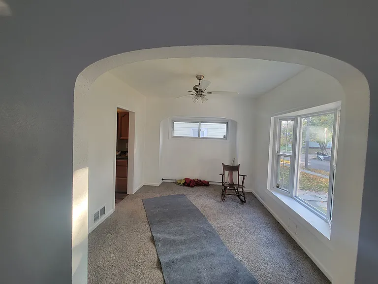 Dining room.