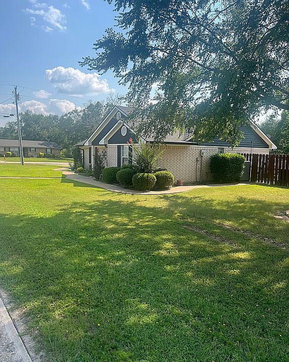 1st image of 107 Dogwood Pl