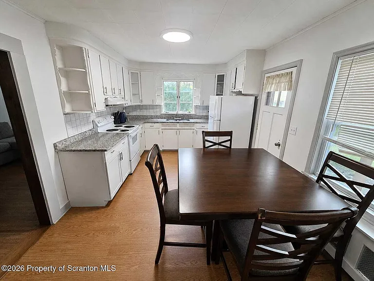 1057 Lincoln St — Photo 1