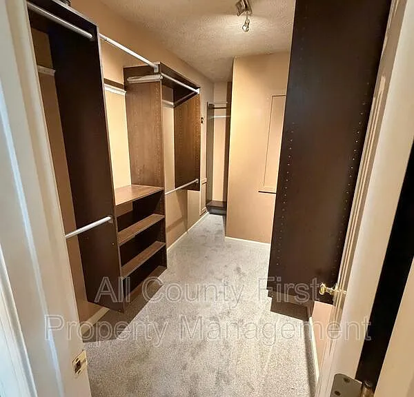 2438 Kings Arms Dr NE — Photo 28