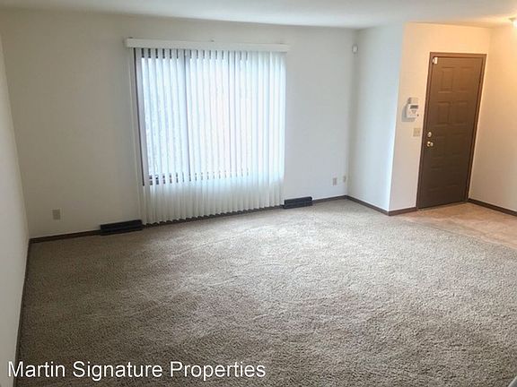 3rd image of 5412 Cresthaven Ln