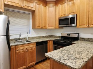 6645 19th St APT 1E, Berwyn, IL 60402