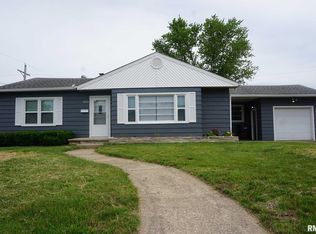 1501 Tennell Rd, Pekin, IL 61554