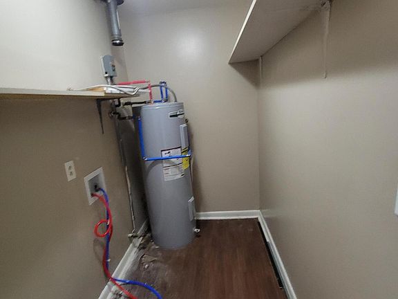4th image of 1315 Stephen Foster Dr