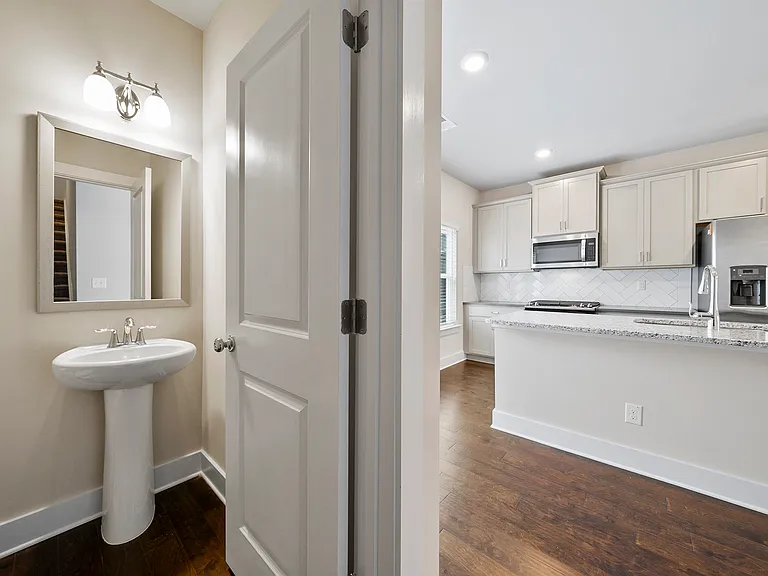 3761 Oxford Cir — Photo 9