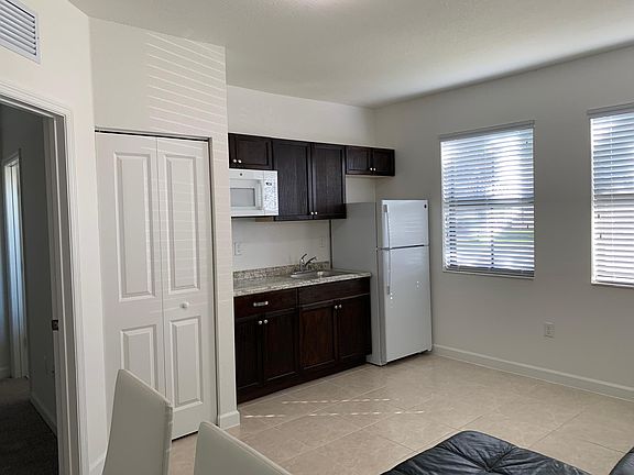 2nd image of 2780 Campbell Dr