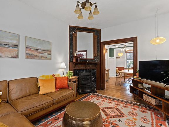 3rd image of 4158 Shaw Blvd