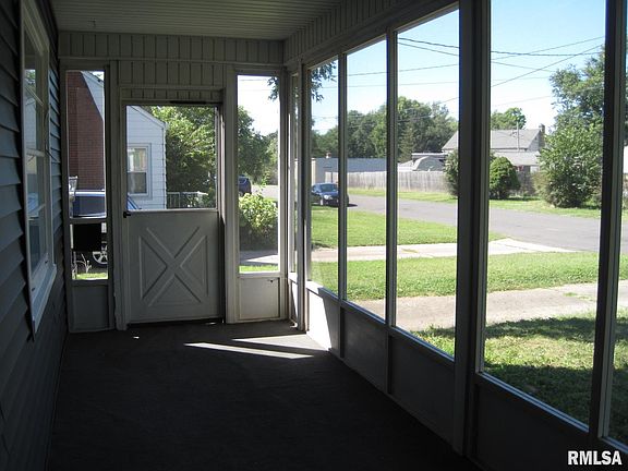 5th image of 3010 N Western Ave