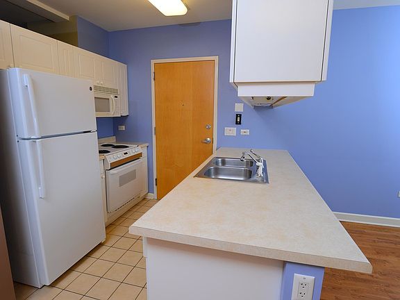 2nd image of 1224 Chicago Ave APT 301