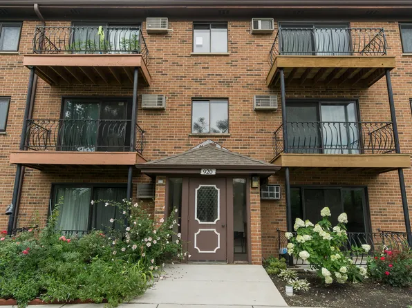 920 W Irving Park Rd APT 201, Bensenville, IL 60106