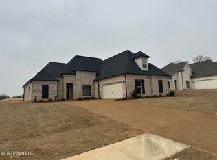 1911 Ava Dr, Nesbit, MS 38651
