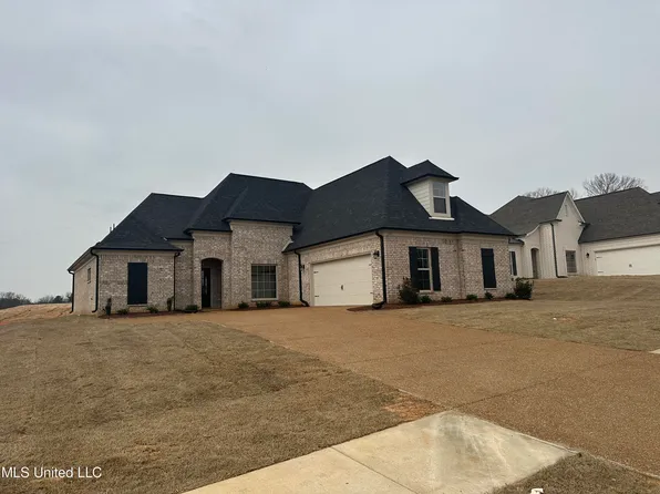 1911 Ava Dr, Nesbit, MS 38651