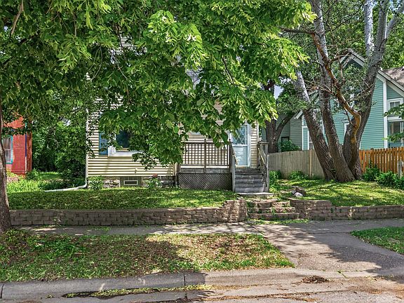 2nd image of 394 Dewey St