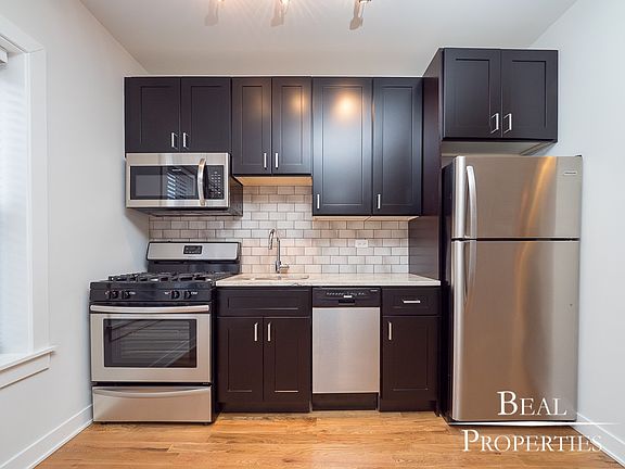 3rd image of 2209 W Eastwood Ave APT 1S