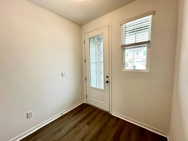 1239 Bluewater Ln - 1239 Bluewater Lane — Photo 2