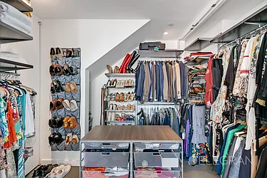 Rented by (Legacy) Elegran