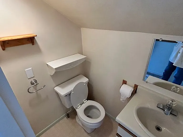 817 Grover St — Photo 17