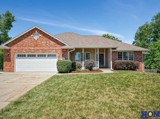 3000 Pointe Cir, Lincoln, NE 68506