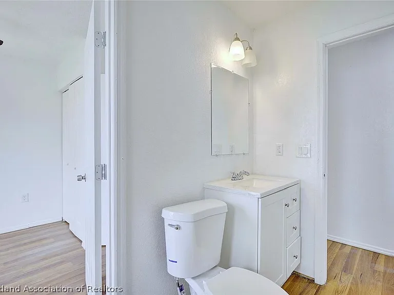 1547 Sycamore Ave — Photo 14