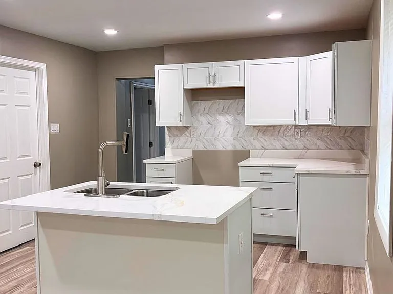 437 Vernon Ave — Photo 6