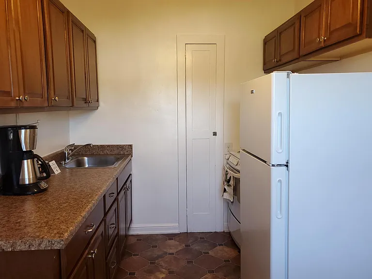 365 Hanover Ave #304 — Photo 6