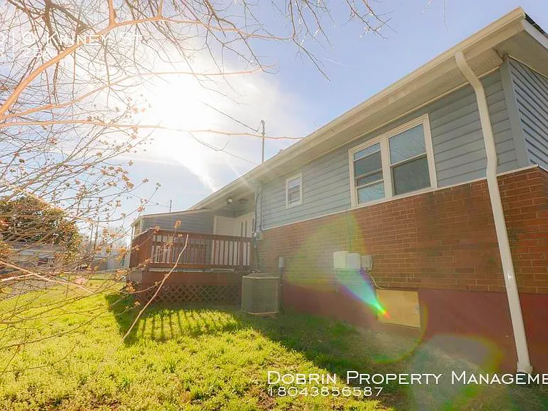 1019 Kinney St — Photo 18