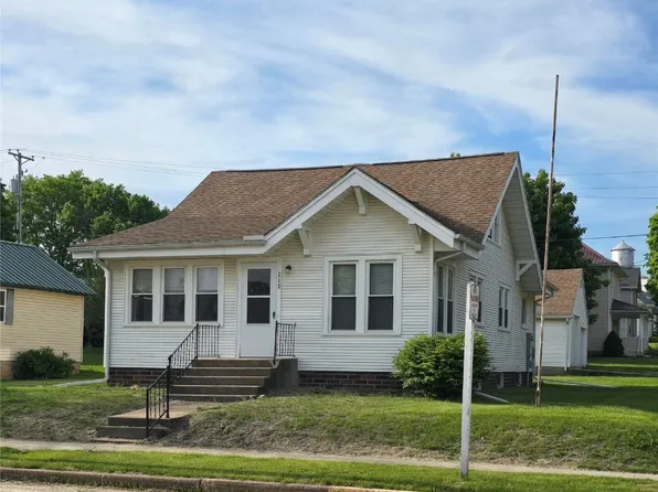 217 Broadway St, Oxford Junction, IA 52323