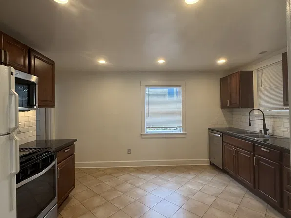3034 6th Ave, Sacramento, CA