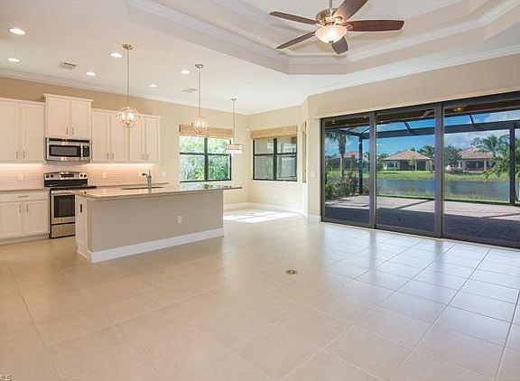 2nd image of 9366 Isla Bella Cir