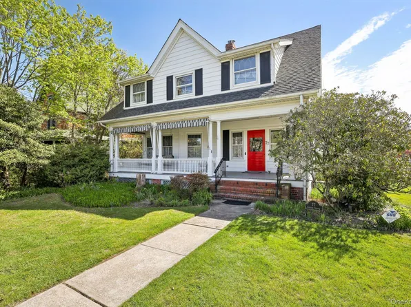 77 Church Avenue, Islip, NY 11751