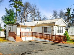 198 Shoreline Dr, Tewksbury, MA 01876