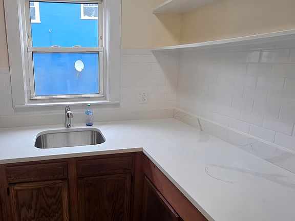 3rd image of 38 Mallon Rd Floor 1
