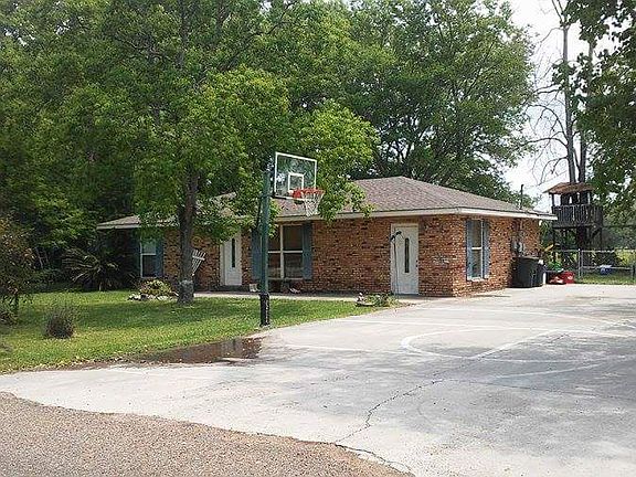 5th image of 2418 N Amelia Ave