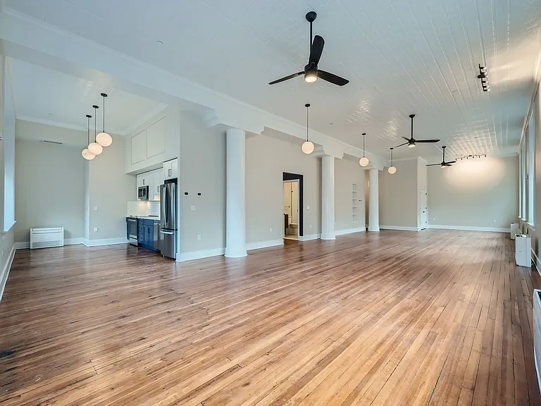 303 N Howard St — Photo 27