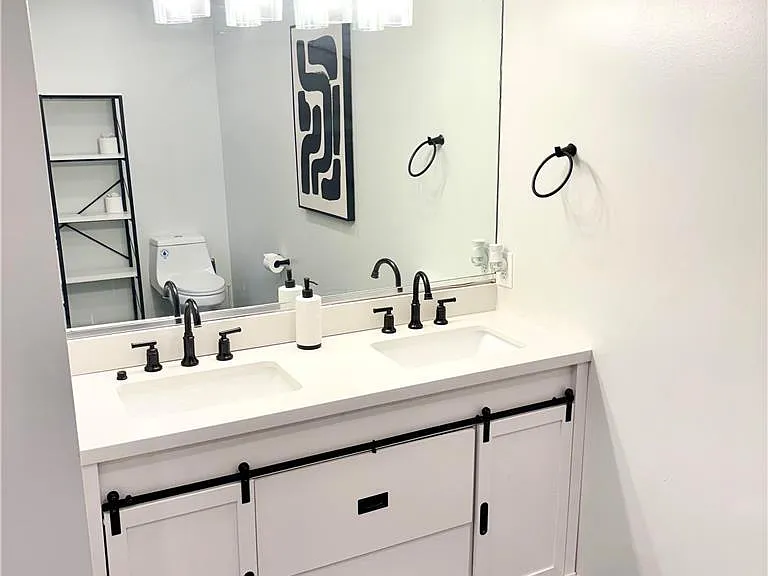 1319 Mohr Cir — Photo 13