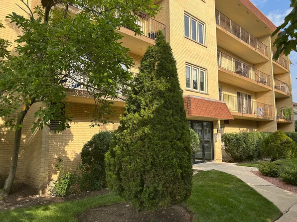 6300 W Montrose Ave APT 405, Chicago, IL 60634