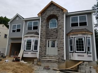 70 Chesapeake Ave, Lake Hiawatha, NJ 07034
