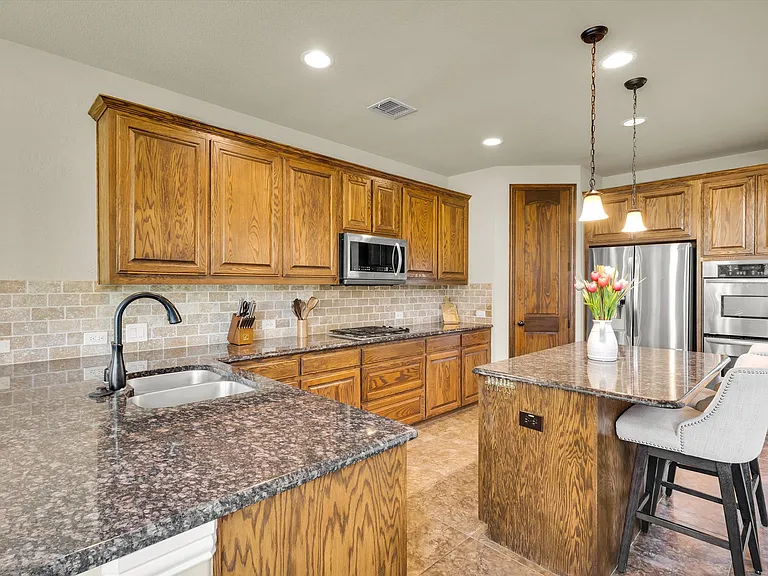 214 Crestbrook Dr — Photo 21