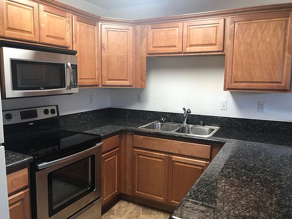 4th image of 221 Westlake Dr Unit 2