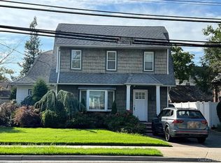 86 Fletcher Ave, Valley Stream, NY 11580