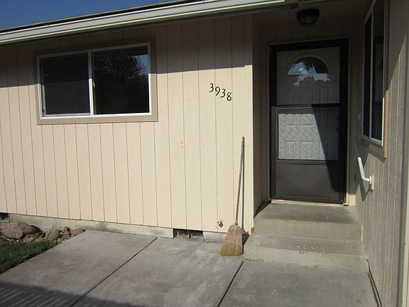 2nd image of 3930-3938 Shasta Way