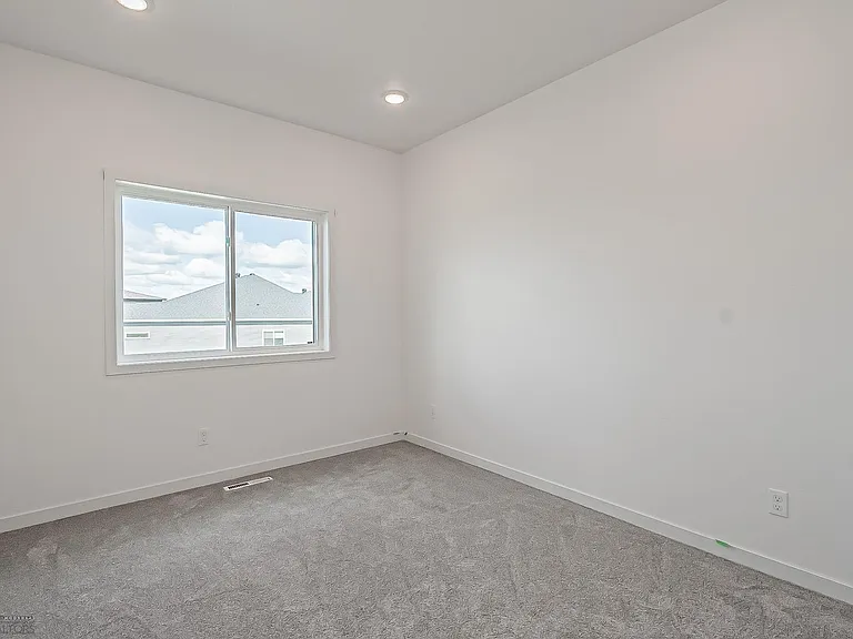 1615 5th Ave NE — Photo 23