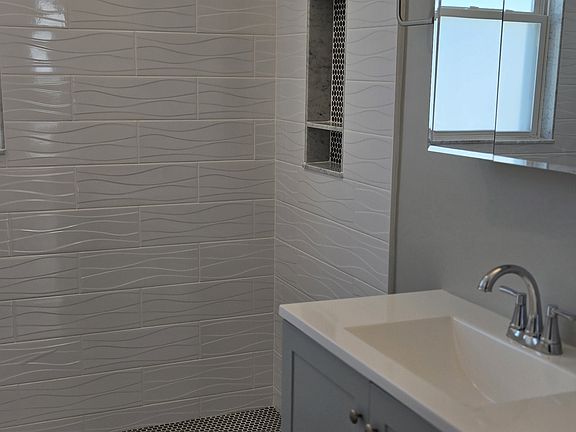4th image of 22A Morton St #22-A