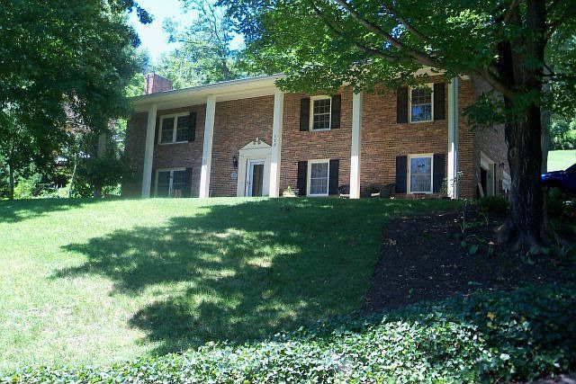 1st image of 115 Hillside Dr