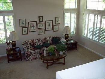 4th image of 215 Promenade Ln